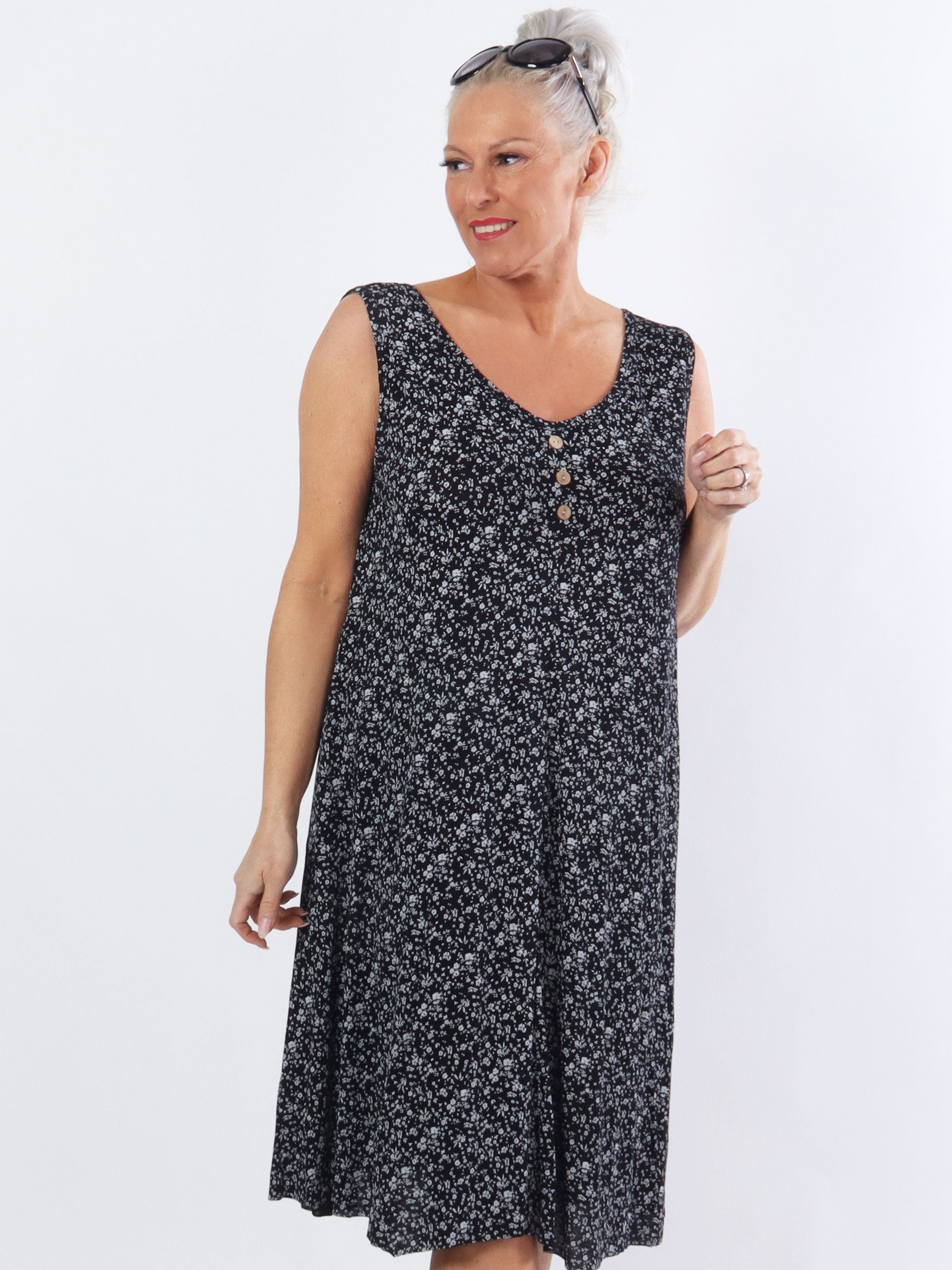 Astrid - Plus size sommerkjole i viskose med blomsterprint